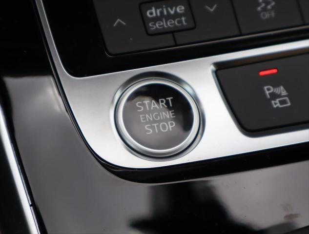 new 2025 Audi Q7 car, priced at $74,750