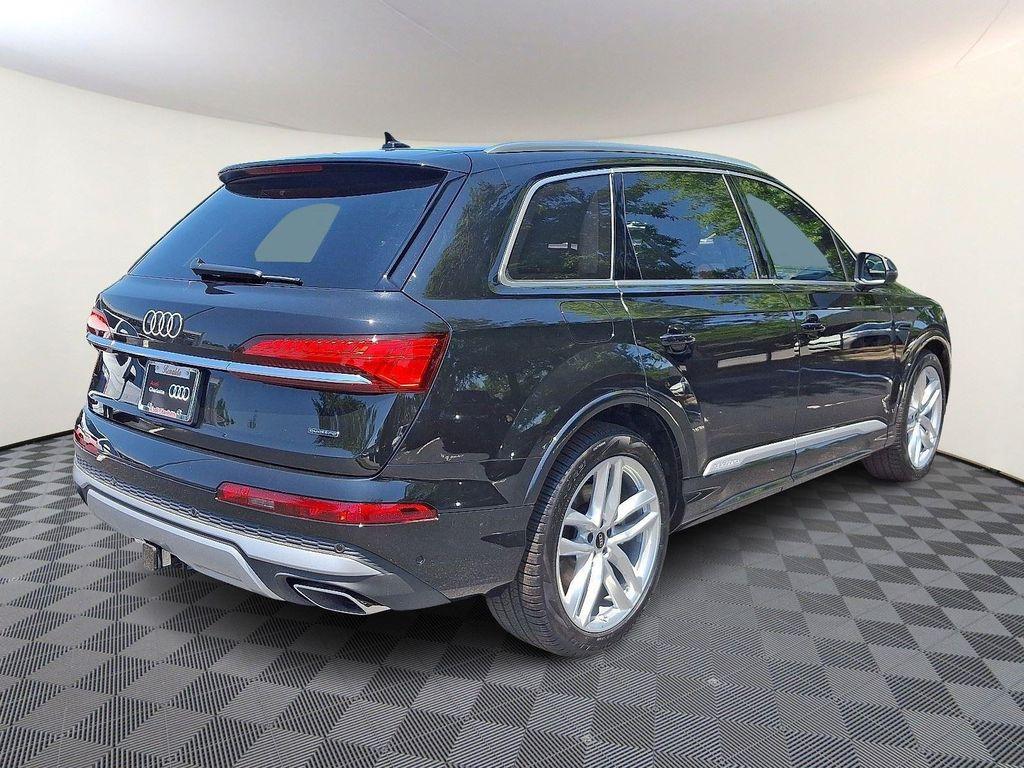 new 2025 Audi Q7 car, priced at $72,205