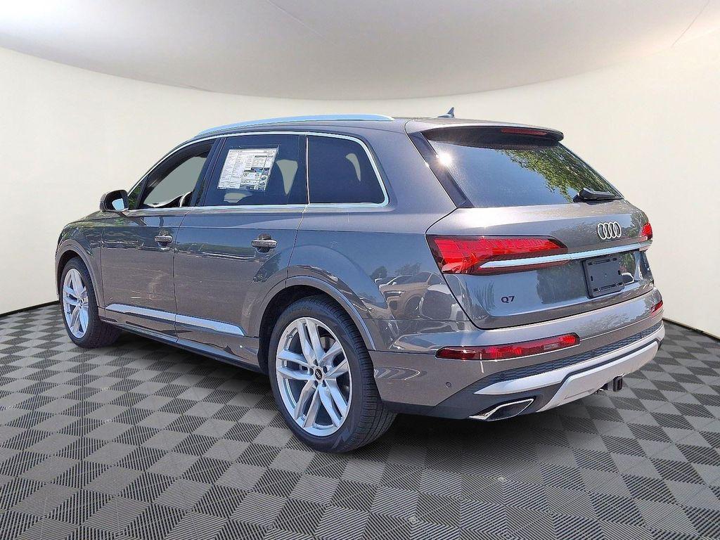 new 2025 Audi Q7 car, priced at $76,295