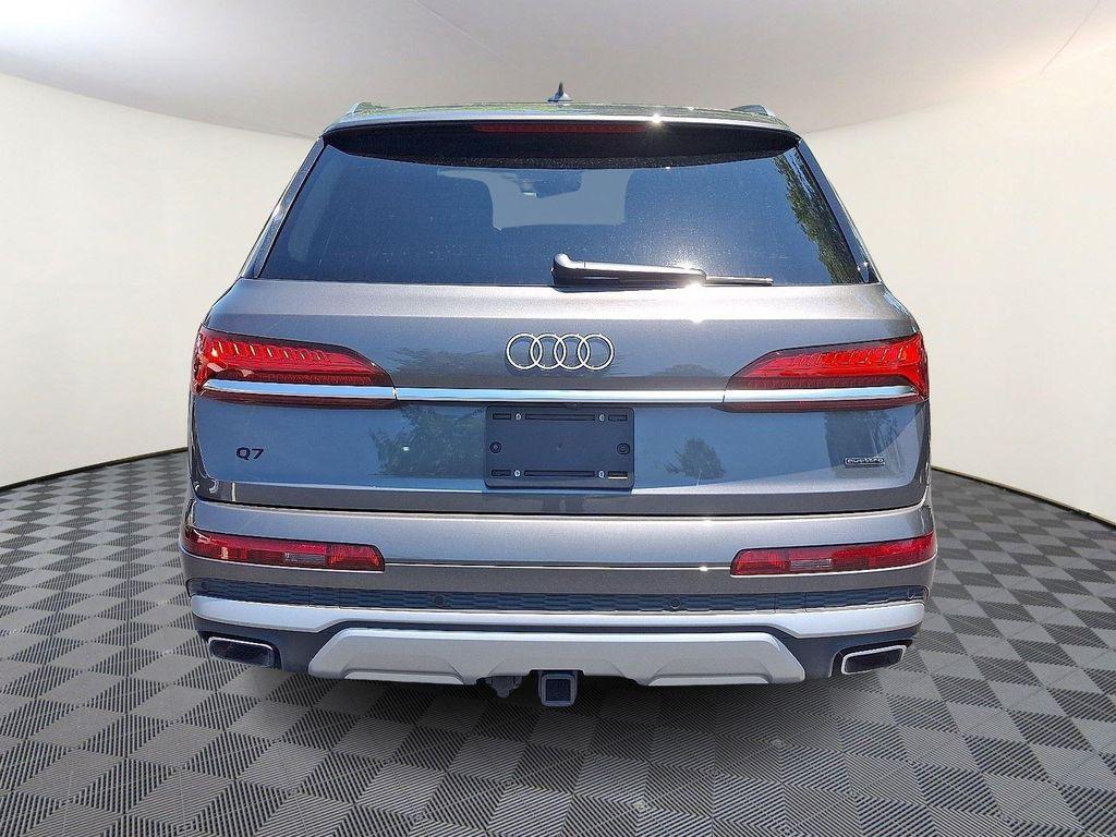 new 2025 Audi Q7 car, priced at $76,295