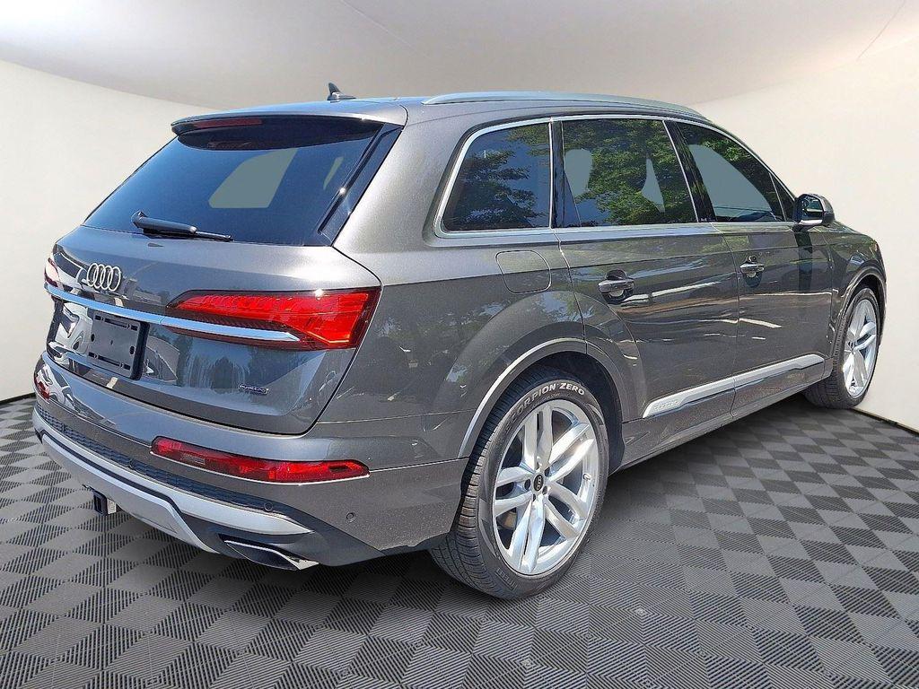 new 2025 Audi Q7 car, priced at $76,295