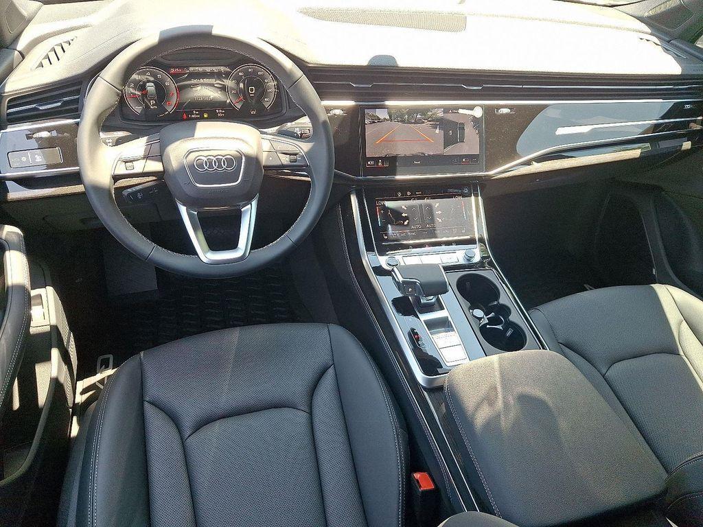 new 2025 Audi Q7 car, priced at $76,295