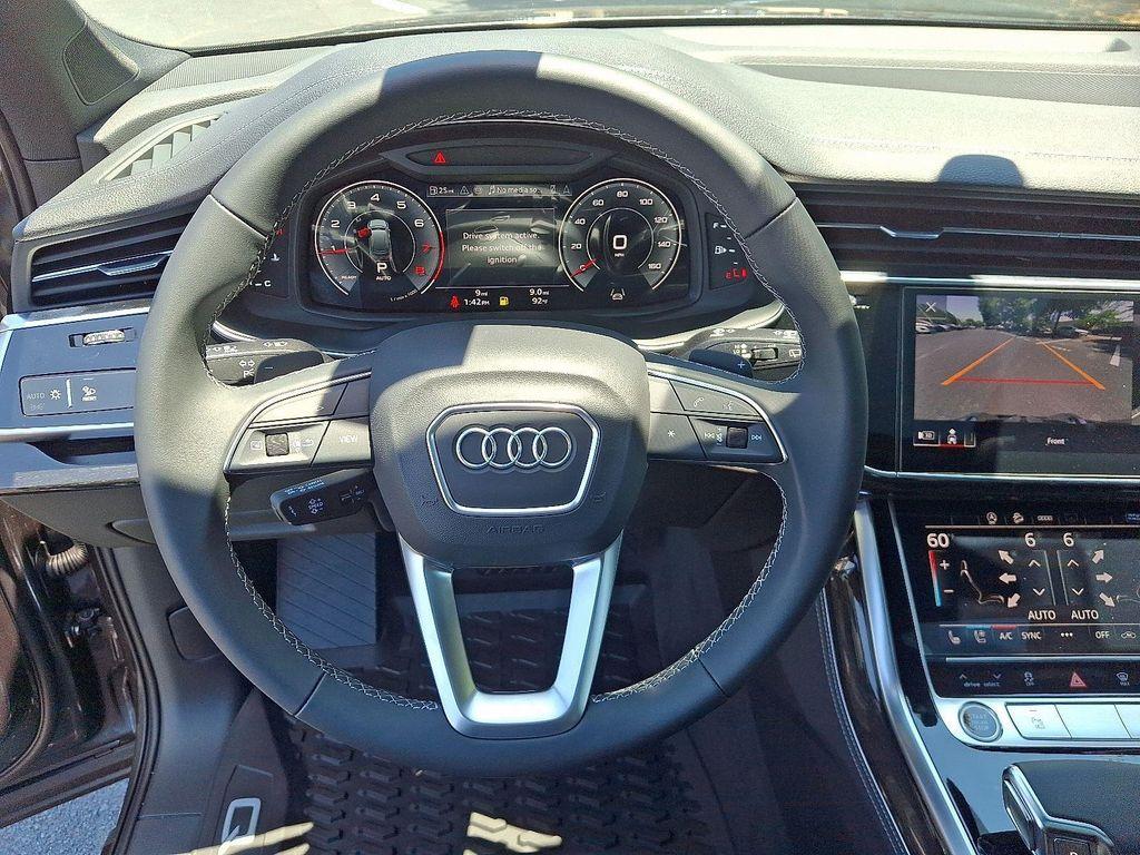new 2025 Audi Q7 car, priced at $76,295