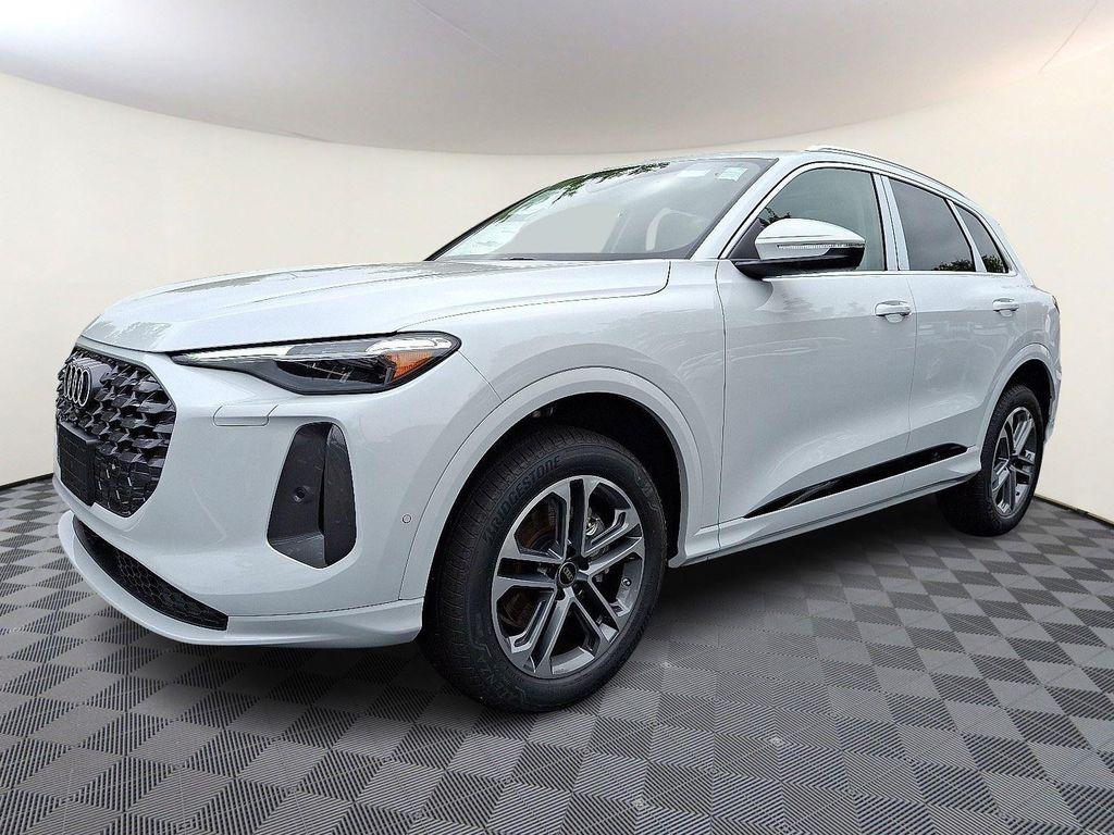 new 2025 Audi Q5 car, priced at $59,640
