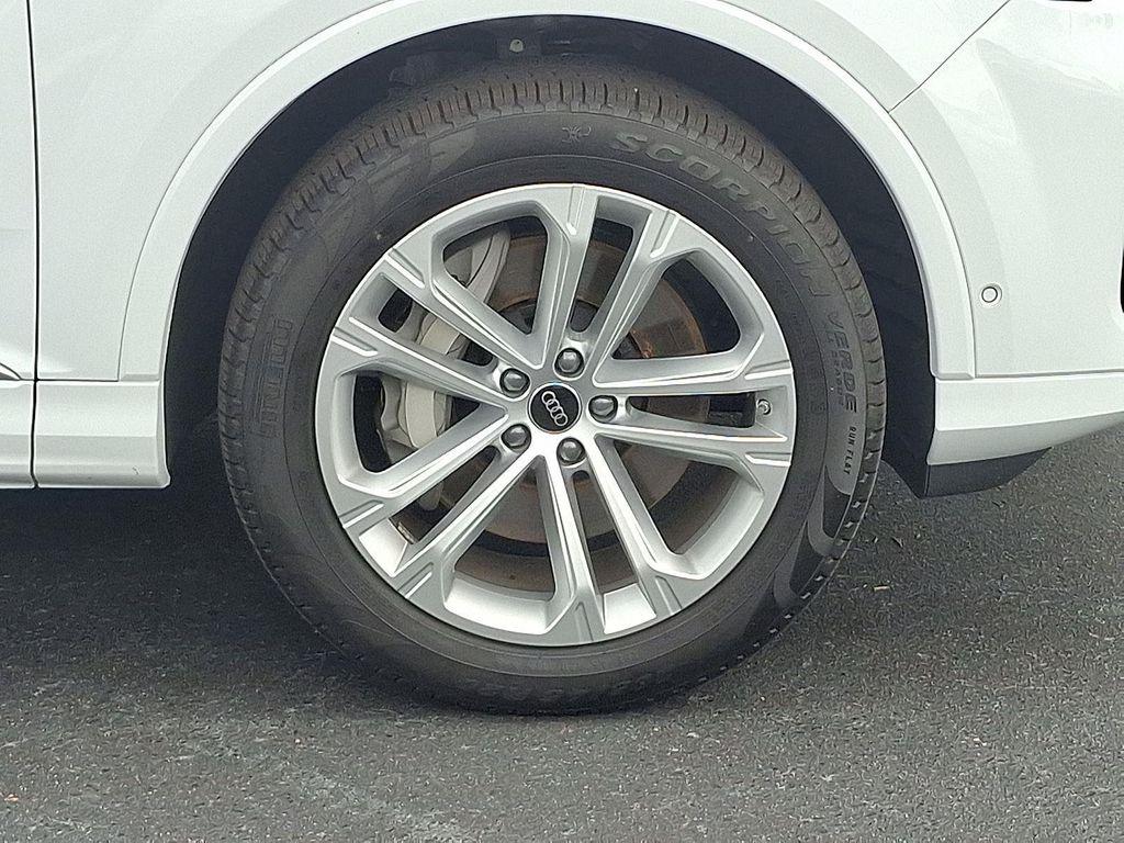 used 2025 Audi Q7 car, priced at $53,955