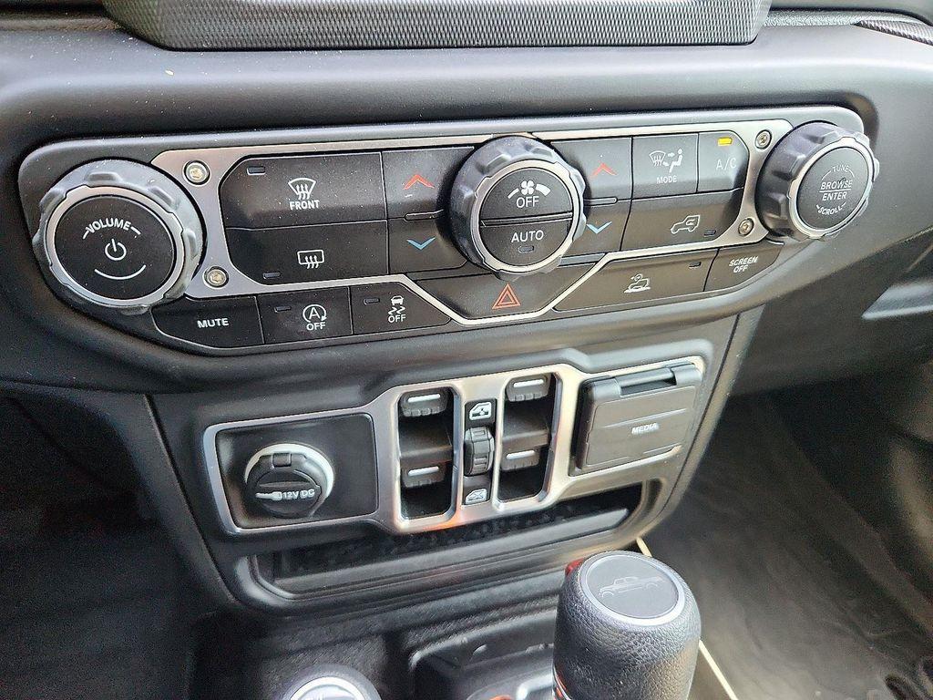 used 2023 Jeep Gladiator car, priced at $35,431