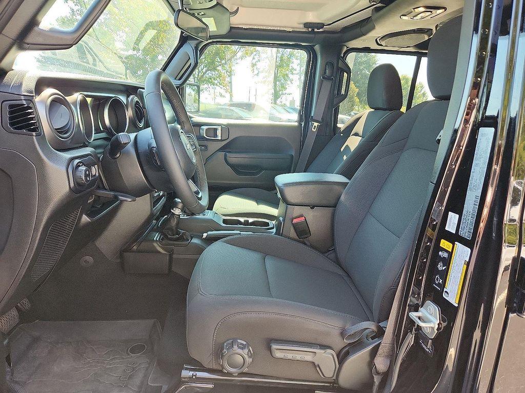 used 2023 Jeep Gladiator car, priced at $35,431