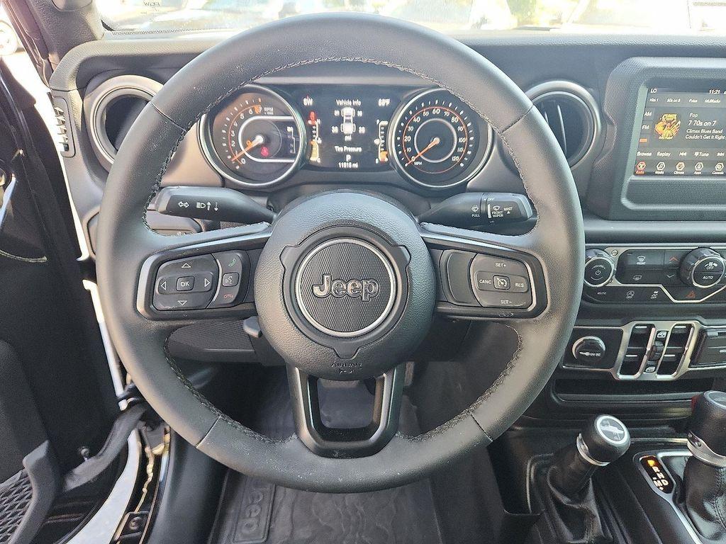 used 2023 Jeep Gladiator car, priced at $35,431