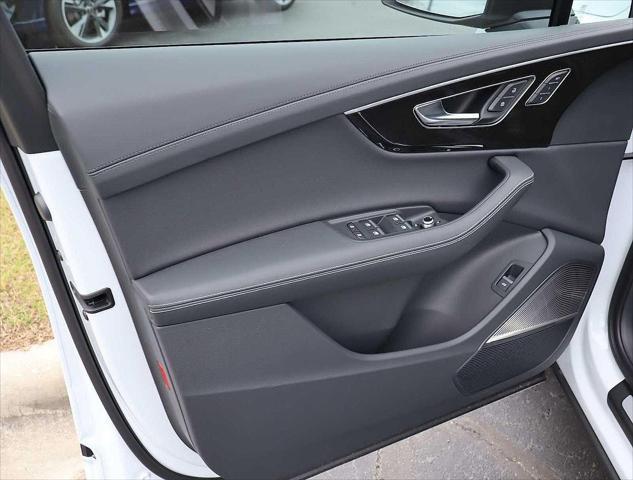 new 2025 Audi Q7 car, priced at $89,205