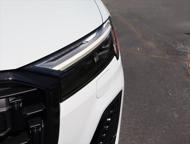 new 2025 Audi Q7 car, priced at $76,250