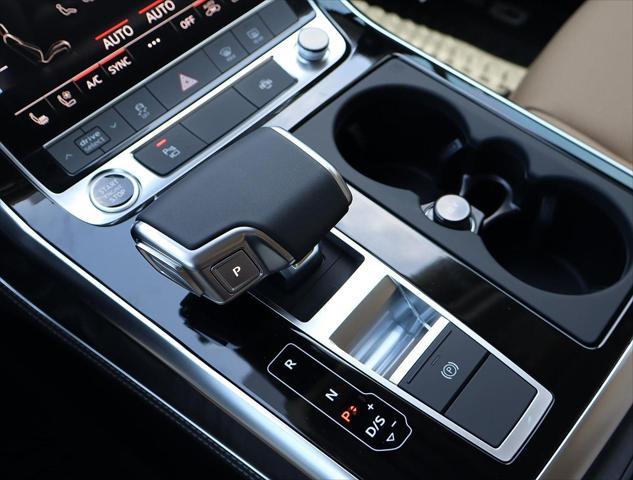 new 2025 Audi Q7 car, priced at $76,250