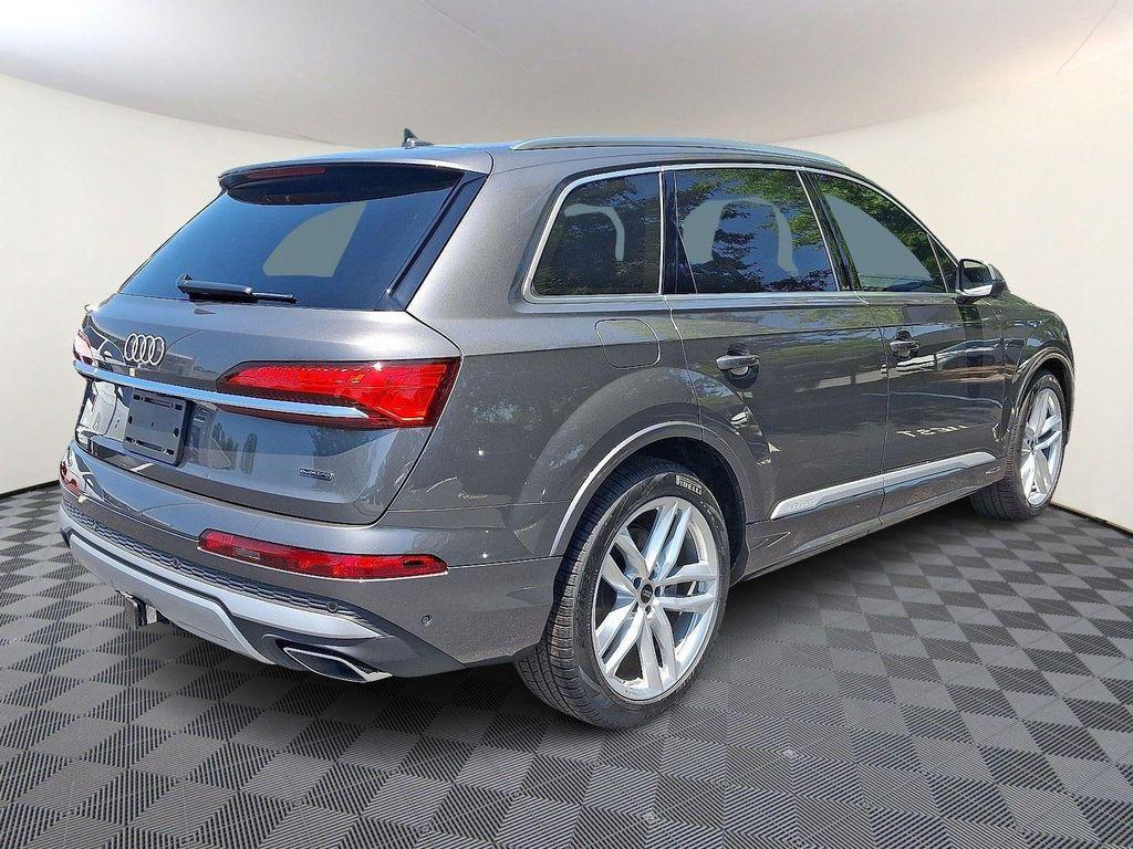 new 2025 Audi Q7 car, priced at $70,850