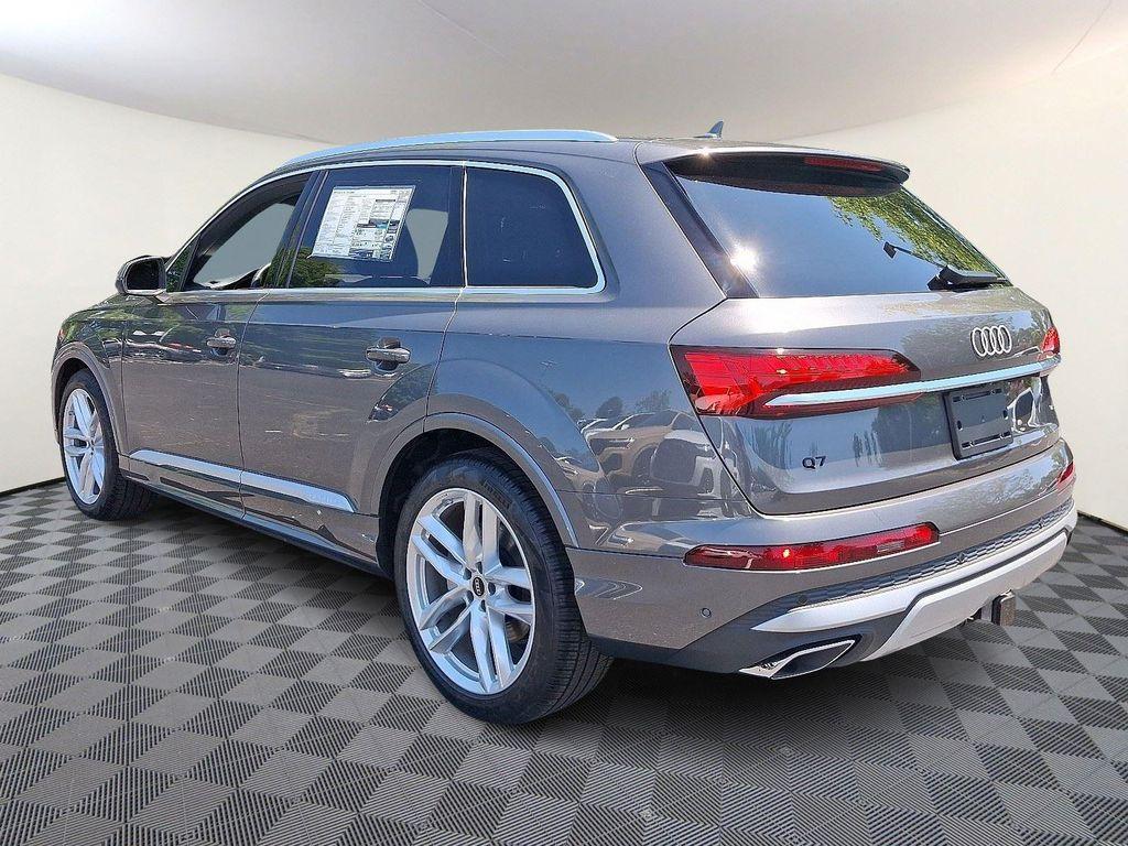 new 2025 Audi Q7 car, priced at $70,850