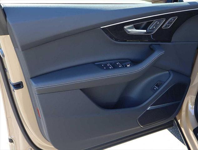 new 2025 Audi Q7 car, priced at $81,455