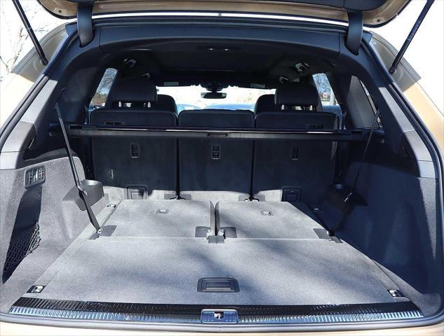 new 2025 Audi Q7 car, priced at $81,455