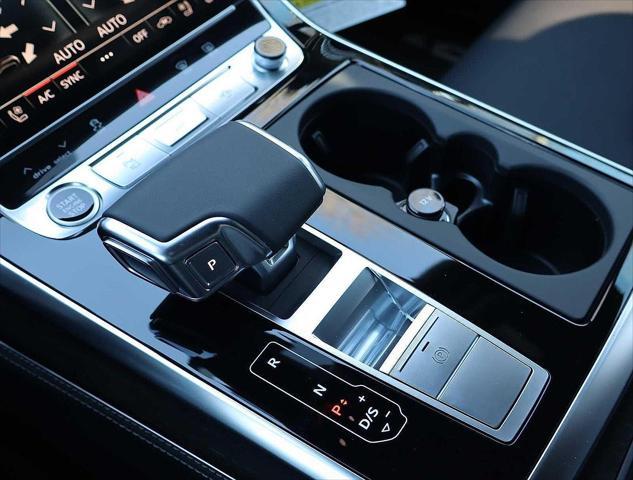 new 2025 Audi Q7 car, priced at $81,455