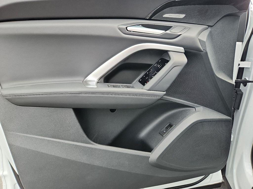 new 2025 Audi Q5 car, priced at $61,300