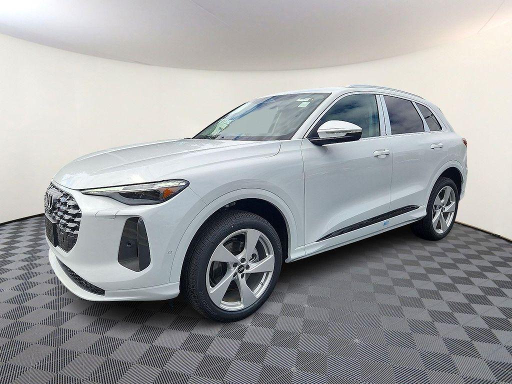 new 2025 Audi Q5 car, priced at $61,300