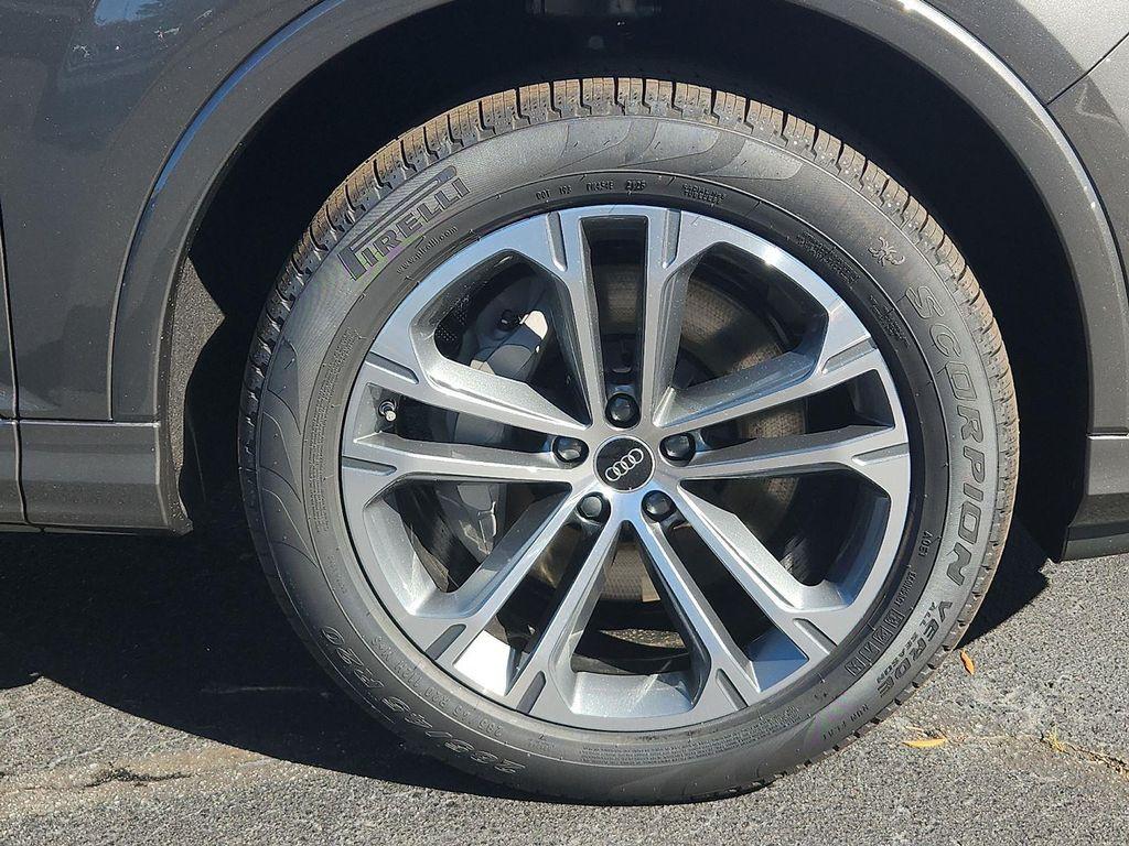 new 2026 Audi Q7 car, priced at $72,745