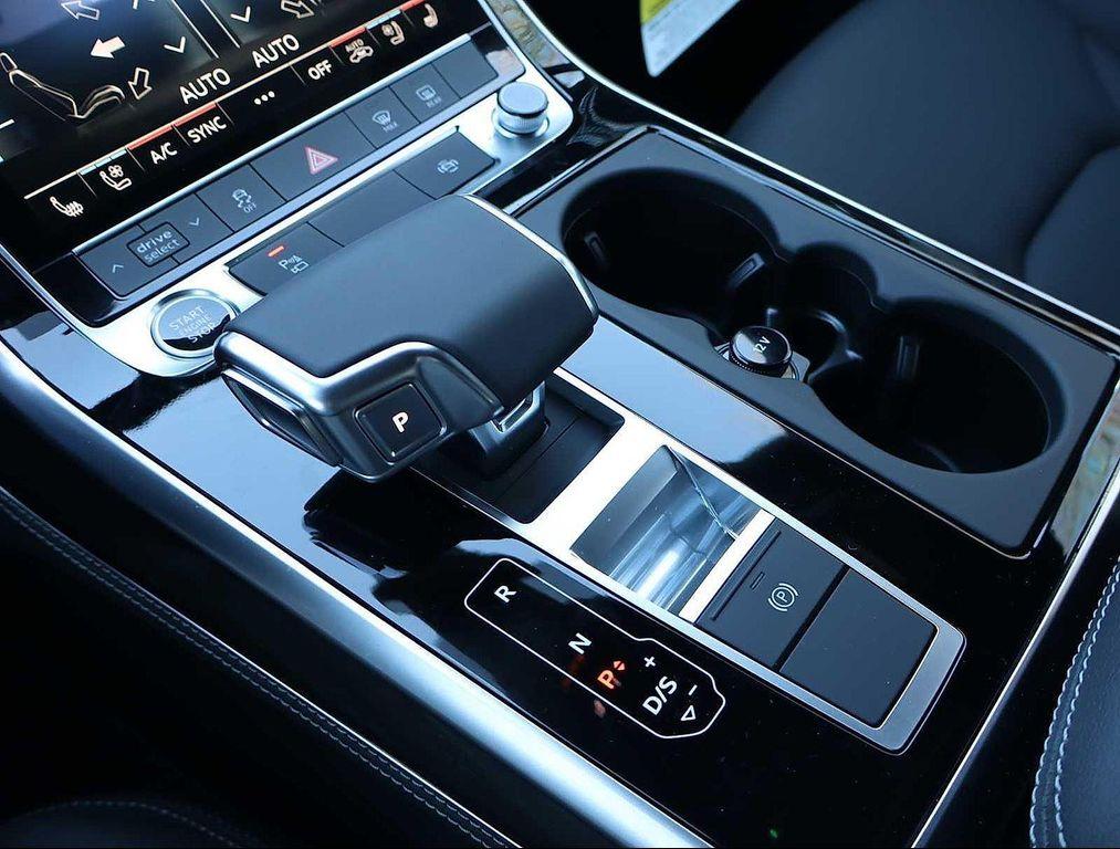 new 2025 Audi Q7 car, priced at $71,800
