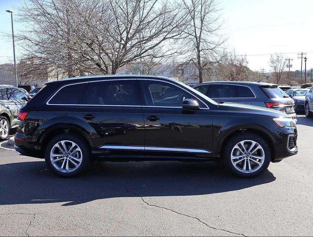 new 2025 Audi Q7 car, priced at $71,800