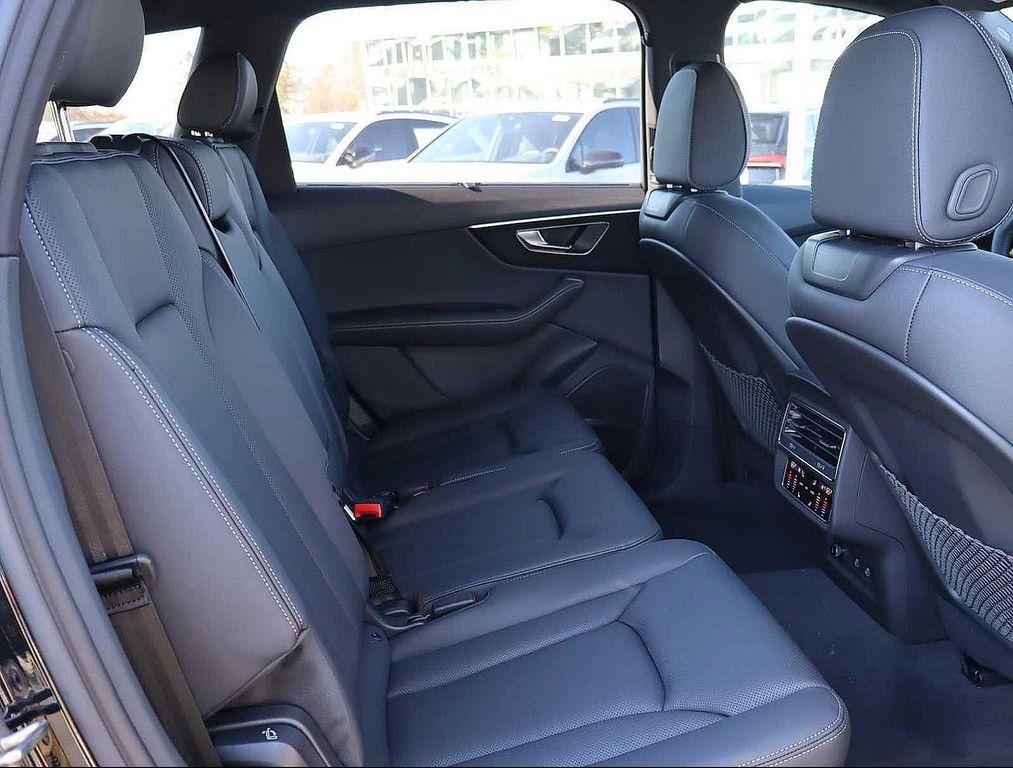 new 2025 Audi Q7 car, priced at $71,800