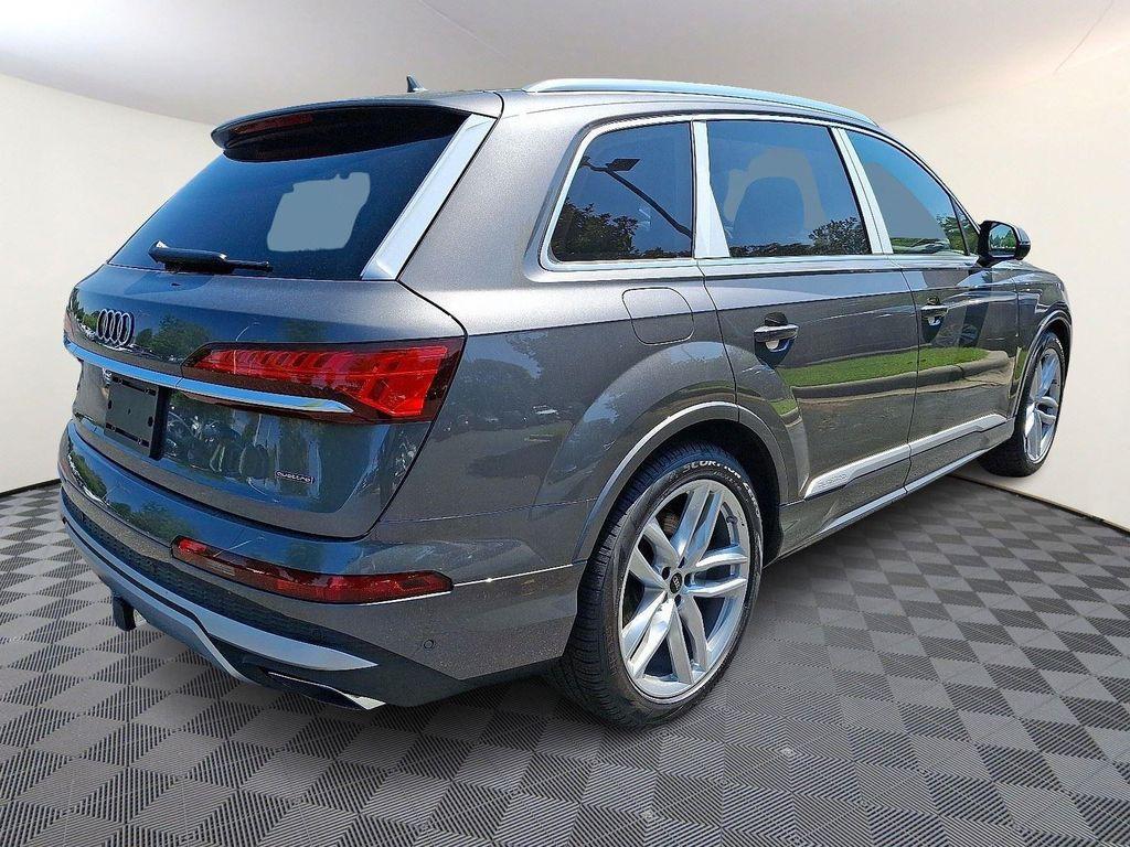 new 2025 Audi Q7 car, priced at $72,295