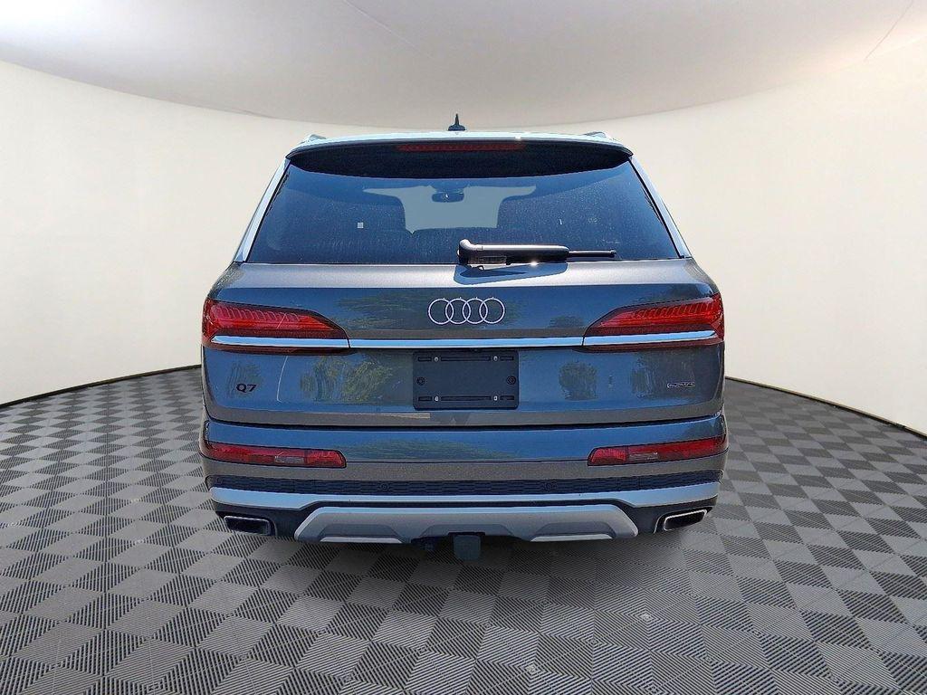 new 2025 Audi Q7 car, priced at $72,295