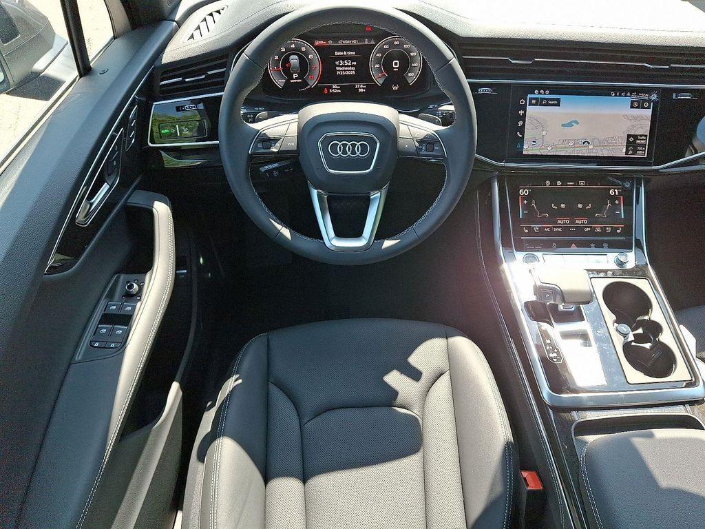 new 2025 Audi Q7 car, priced at $72,295