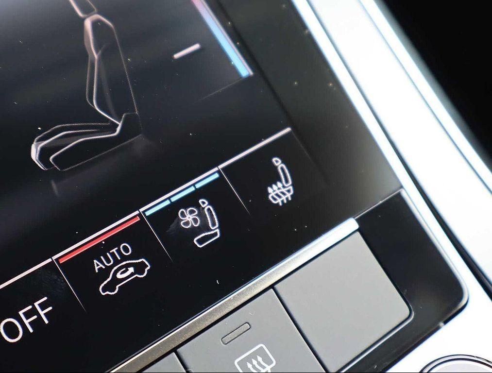 new 2025 Audi Q7 car, priced at $70,300