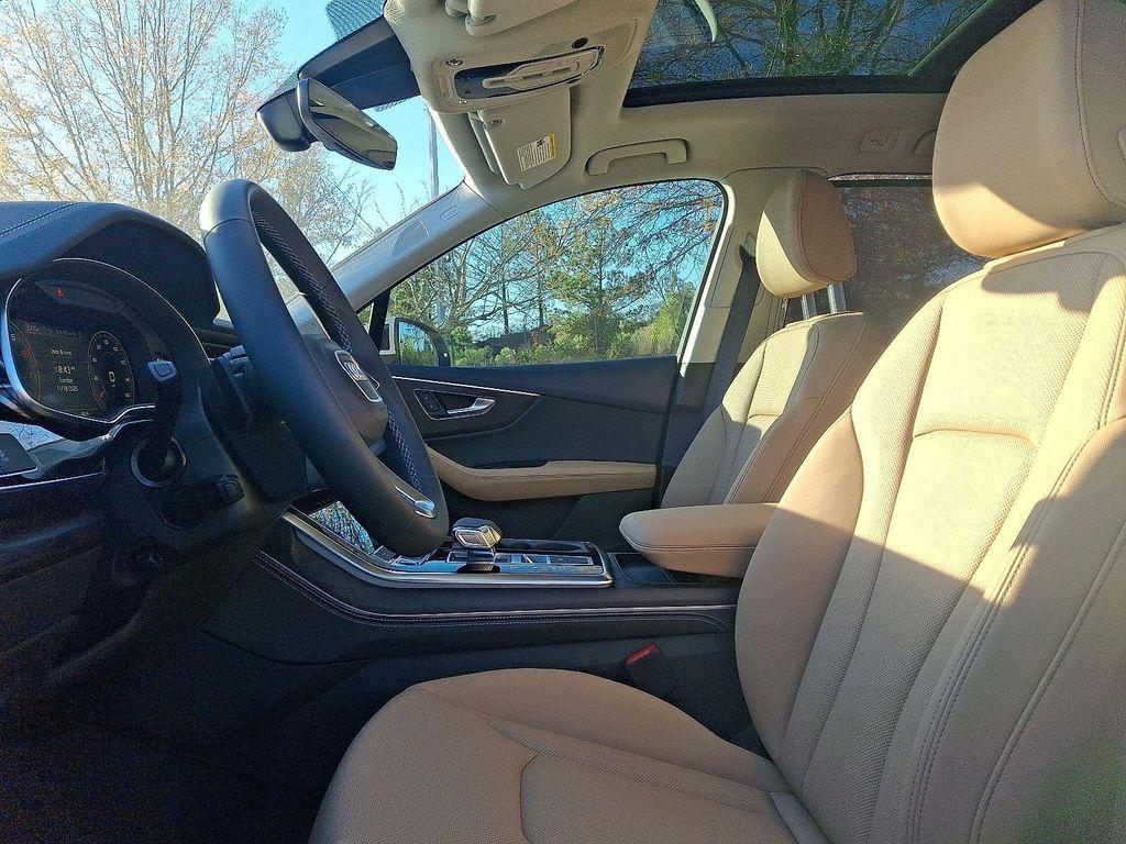 new 2025 Audi Q7 car, priced at $70,800