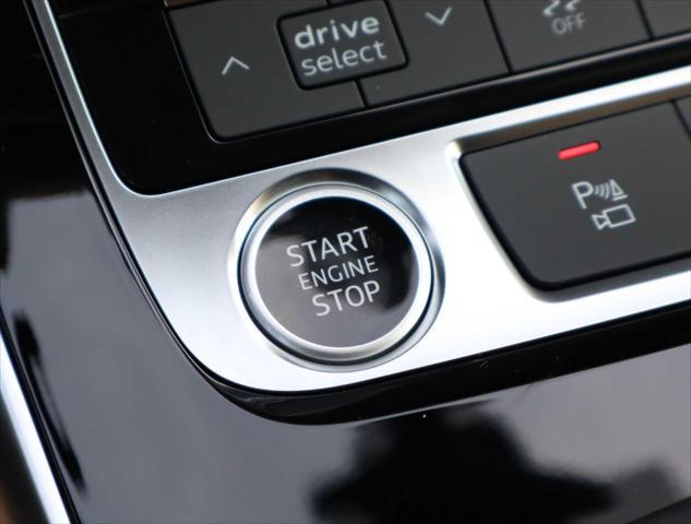 new 2025 Audi Q7 car, priced at $72,800