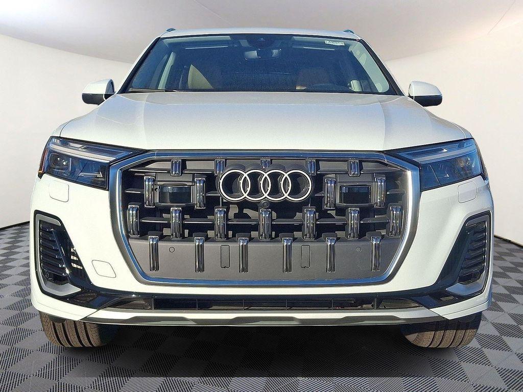 new 2025 Audi Q7 car, priced at $70,800