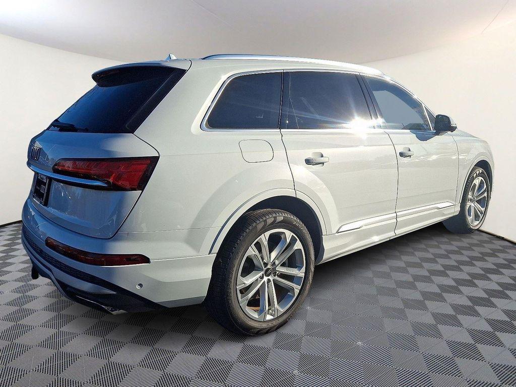 new 2025 Audi Q7 car, priced at $70,800