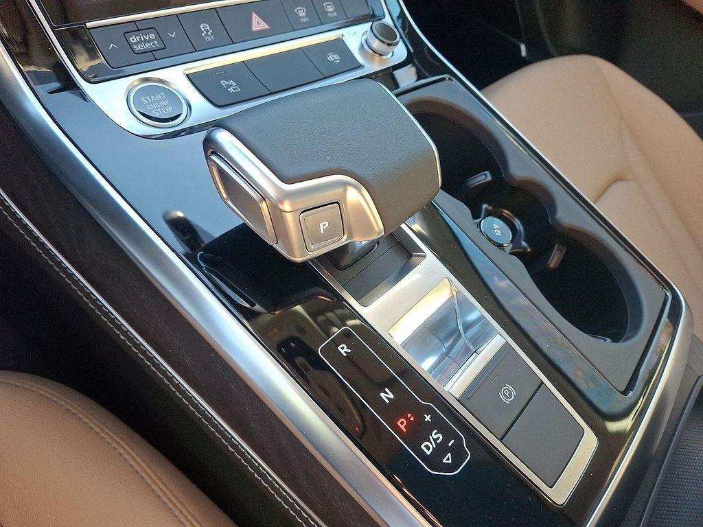new 2025 Audi Q7 car, priced at $70,800