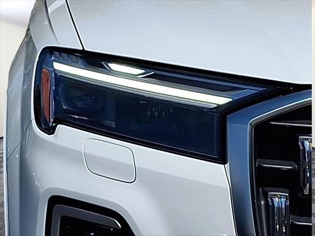 new 2025 Audi Q7 car, priced at $70,850