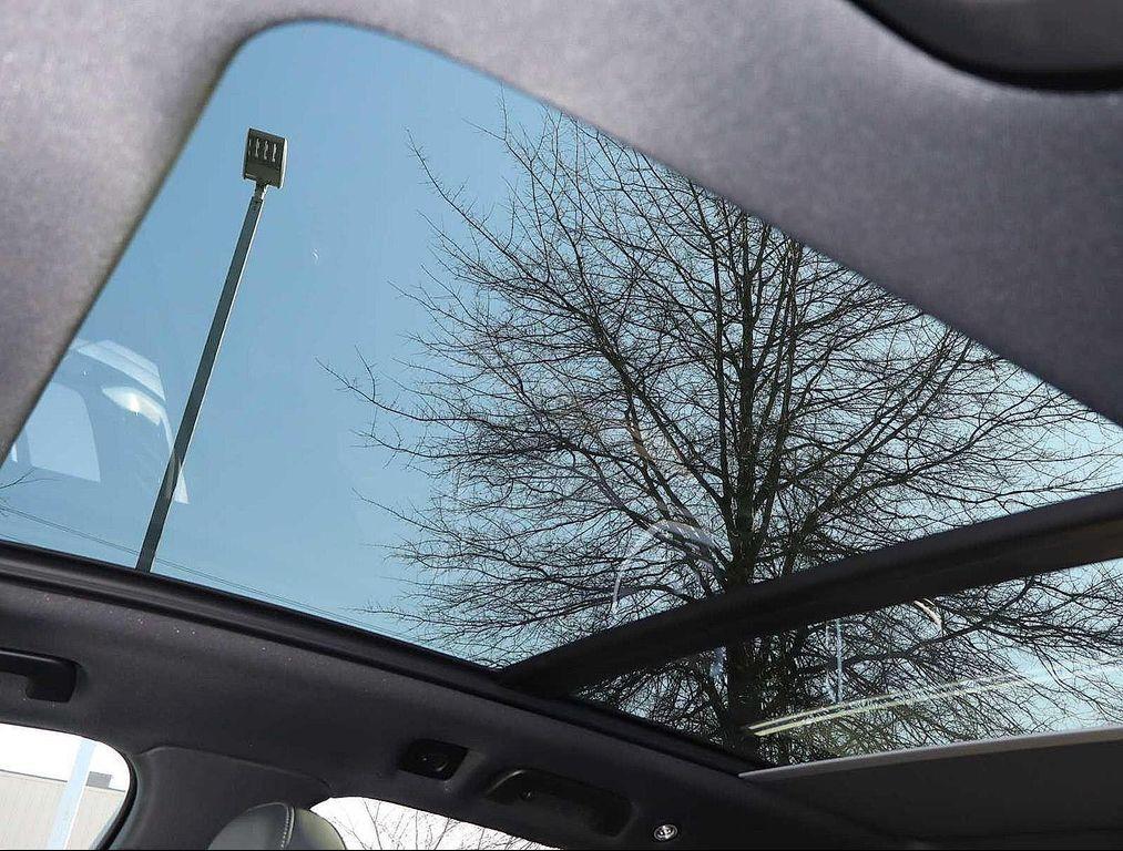 new 2025 Audi Q7 car, priced at $89,355