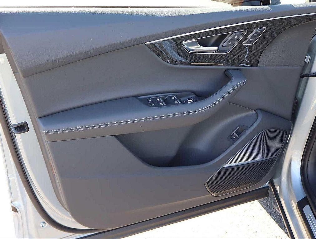 new 2025 Audi Q7 car, priced at $89,355