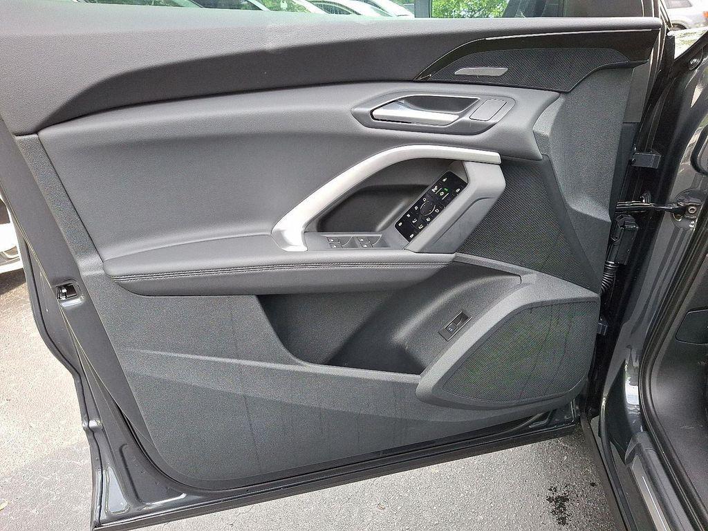 new 2025 Audi Q5 car, priced at $61,300