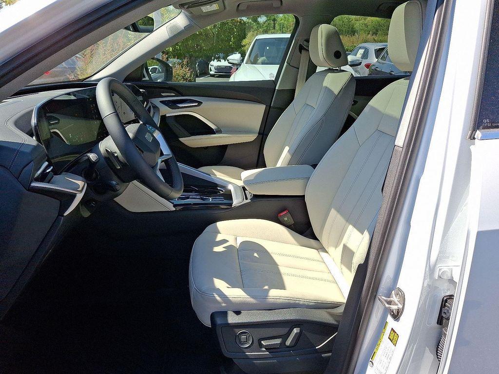 new 2025 Audi Q5 car, priced at $60,350