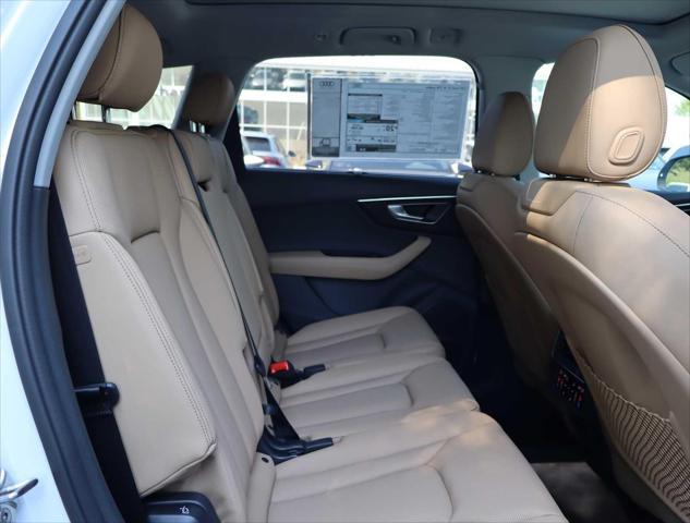 new 2025 Audi Q7 car, priced at $72,655