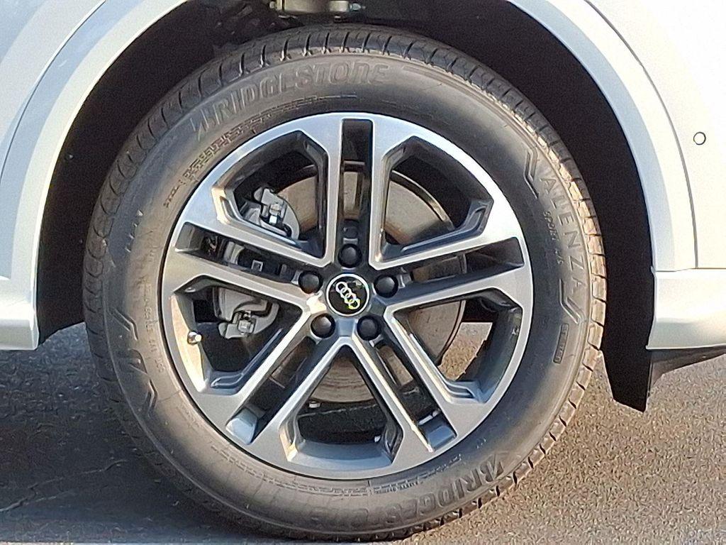 new 2025 Audi Q5 car, priced at $58,750