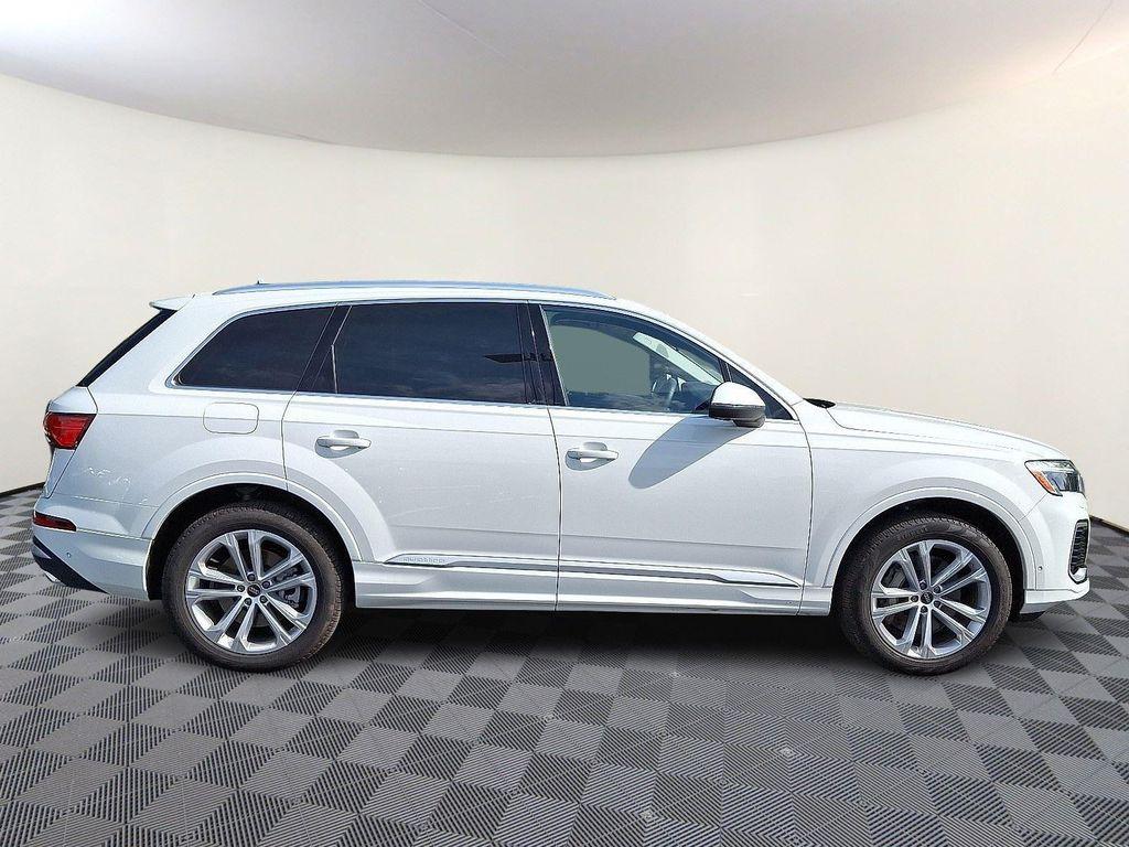used 2025 Audi Q7 car, priced at $55,896