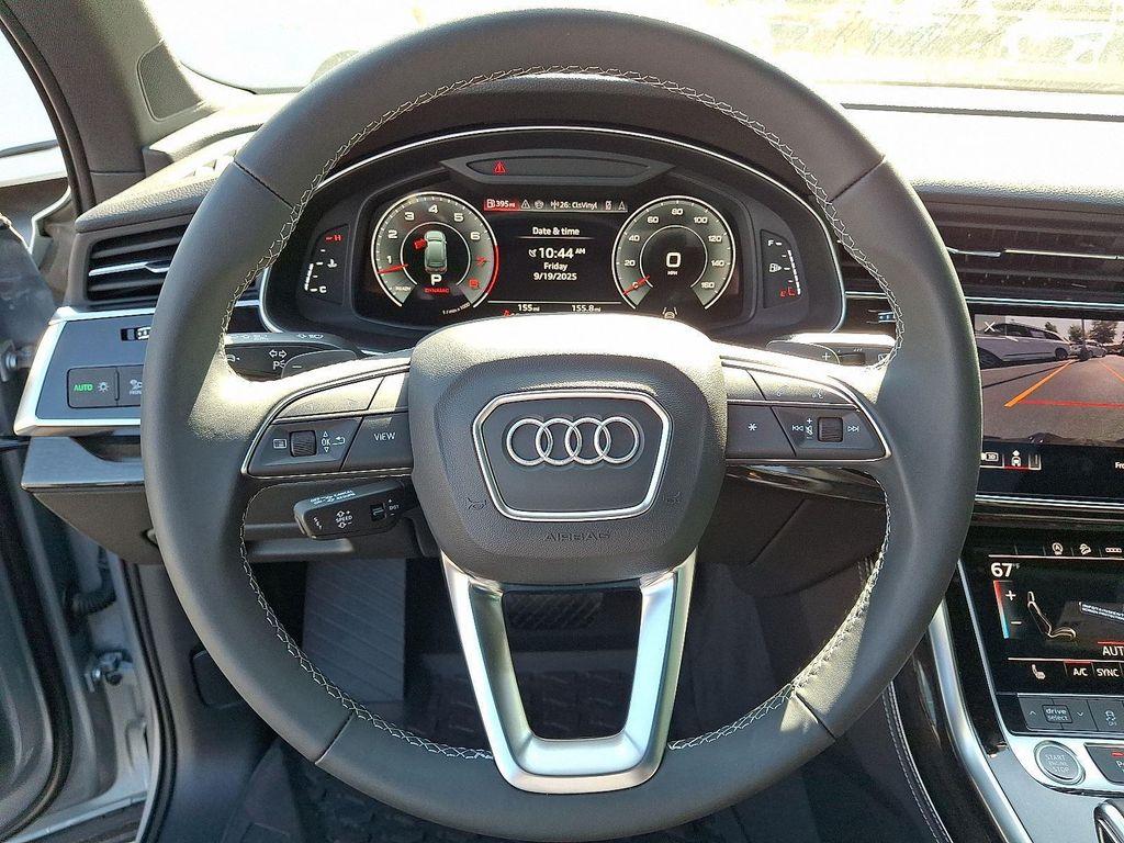 new 2025 Audi Q7 car, priced at $75,450
