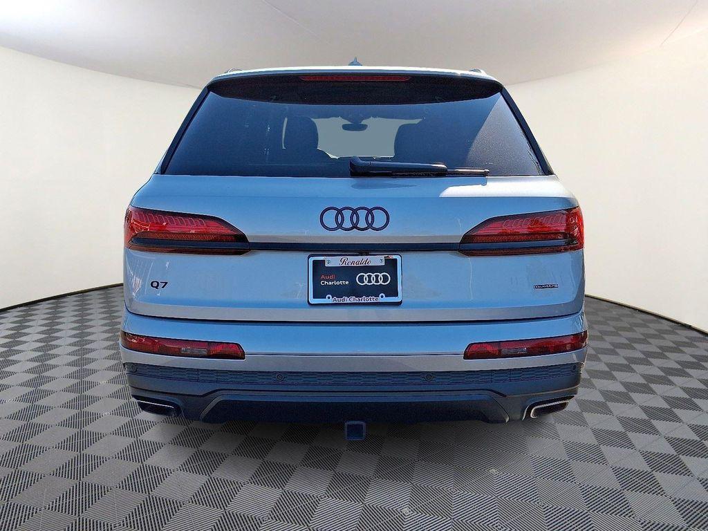 new 2025 Audi Q7 car, priced at $75,450