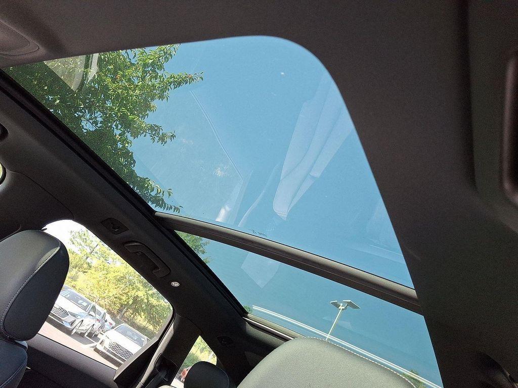 new 2025 Audi Q7 car, priced at $75,450