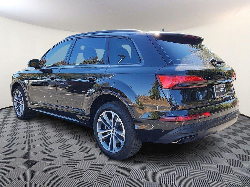 new 2026 Audi Q7 car, priced at $72,590