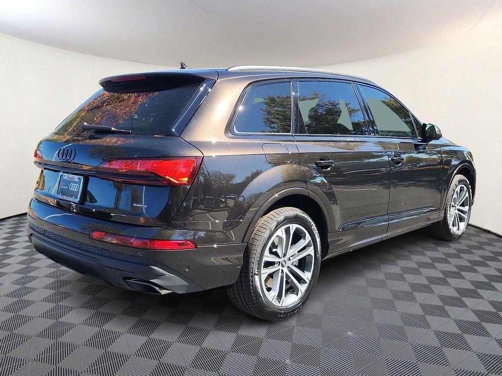 new 2026 Audi Q7 car, priced at $72,590