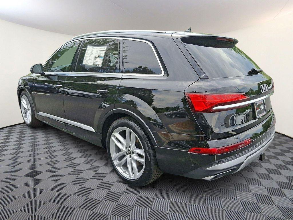new 2025 Audi Q7 car, priced at $72,205