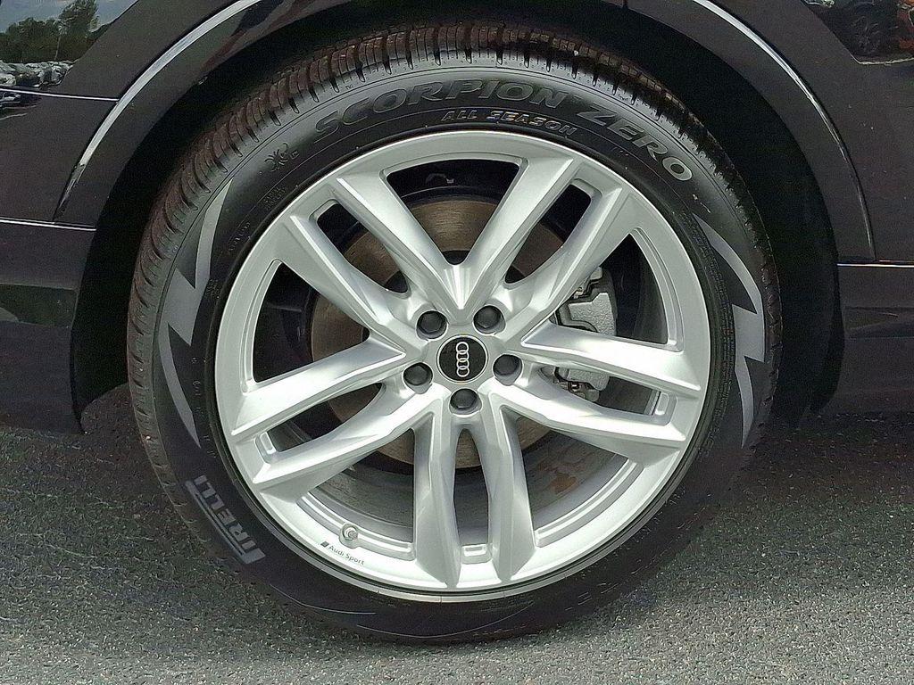 new 2025 Audi Q7 car, priced at $72,205